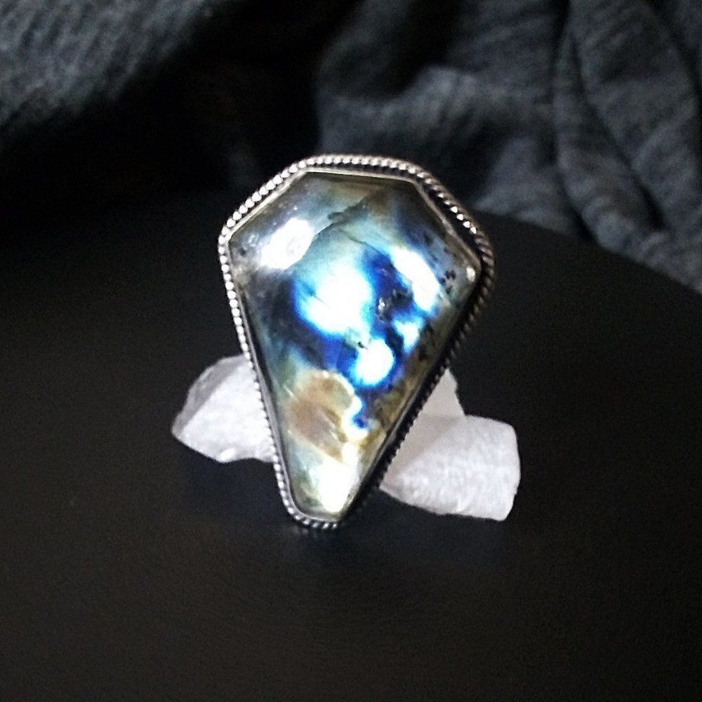 Amazing Blue Flash!!! Labradorite Ring Sz 9 - Awesome Colors!!! Unisex!